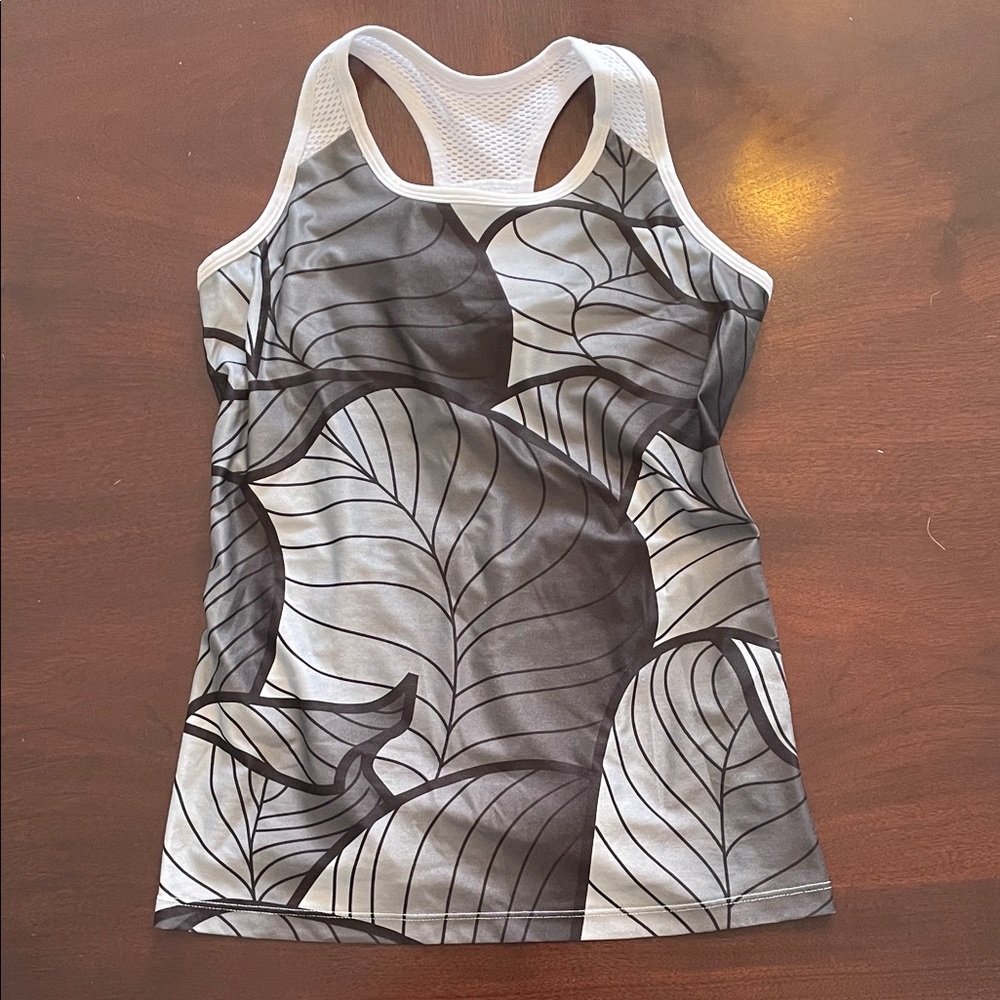 SUGOI Women’s Sz XS Black and White Leaf Pattern Tank Top